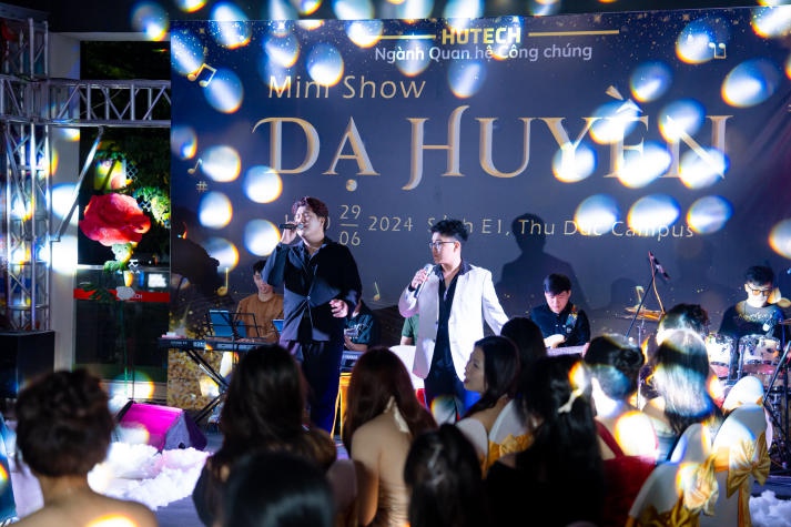 Sinh viên Quan hệ công chúng trình làng các video phóng sự và tỏa sáng tại Đêm tiệc "Dạ Huyền" 10