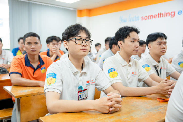 Sinh viên ngành Công nghệ kỹ thuật ô tô VJIT tiếp cận cơ hội thực tập Nhật Bản cùng TOA Kogyo 54