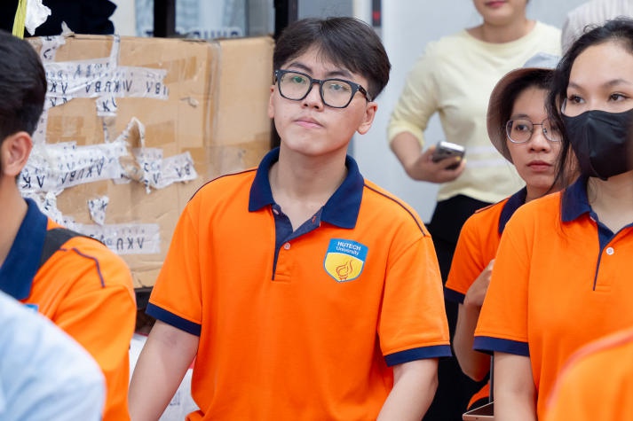 Sinh viên ngành Thương mại điện tử tìm hiểu thị trường thực tiễn tại Công ty AKUBA 67