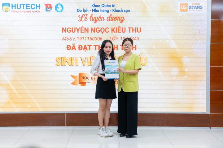 Khoa Quản trị Du lịch - Nhà hàng - Khách sạn tuyên dương 210 sinh viên tiêu biểu HKI năm học 2022-2023 73