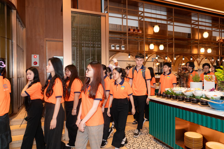 [Video] Sinh viên Khoa Tiếng Anh mở rộng góc nhìn nghề nghiệp tại Lotte Hotel Saigon