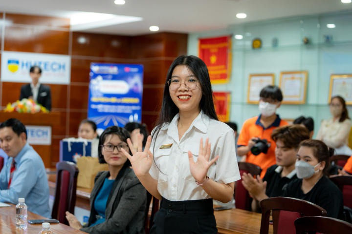 Sinh viên Khoa Tài chính - Thương mại tìm hiểu về thương mại điện tử cùng chuyên gia Lazada 140