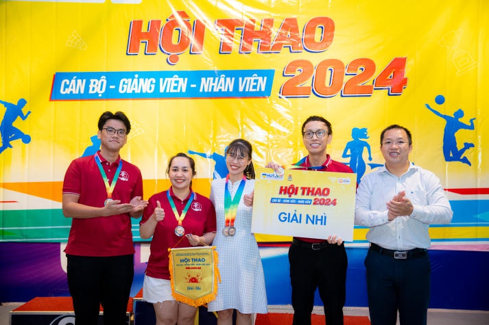 [Hội thao CB-GV-NV HUTECH 2024] Cúp vàng bộ môn Bowling đã xác định chủ nhân 82