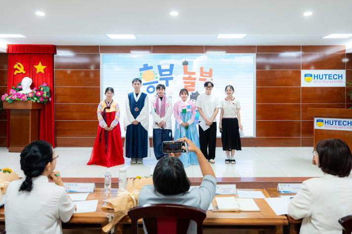 Từ trang sách đến sân khấu: Khám phá văn học xứ sở kim chi cùng sinh viên Khoa Hàn Quốc học 10