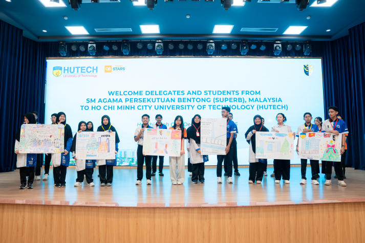 [HUTECH 2025] “Mùa vàng” của sinh viên: Những dấu ấn của một thế hệ dám bứt phá 109