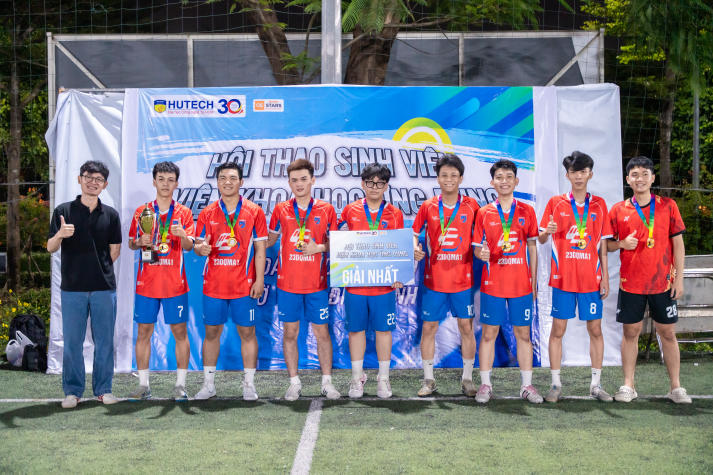 [Ảnh] Bế mạc Hội thao sinh viên Khoa Xây dựng và Viện Khoa học Ứng dụng: Lan tỏa sức trẻ, khép lại mùa giải sôi nổi 71