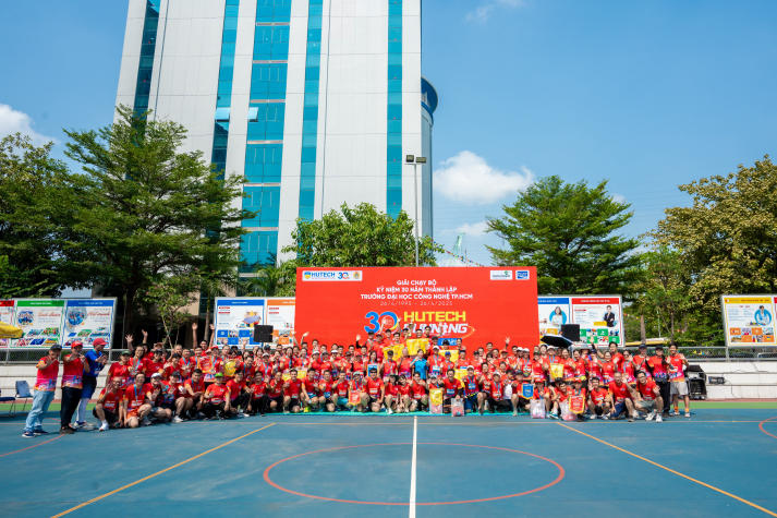 [Video] HUTECH Running Challenge 2025: Nhiều bước chân nhiệt huyết khẳng định một chặng đường vươn xa 569