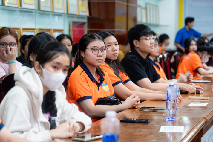 Sinh viên HUTECH học cách thấu hiểu, yêu thương bản thân tại chương trình HUTECH Beside You 68