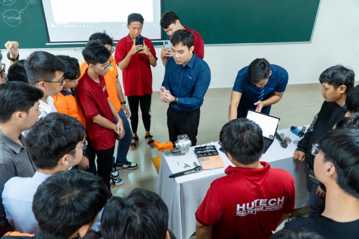 Sinh viên Viện Kỹ thuật HUTECH tiếp cận các giải pháp thi công kỹ thuật bằng bu - lông 118