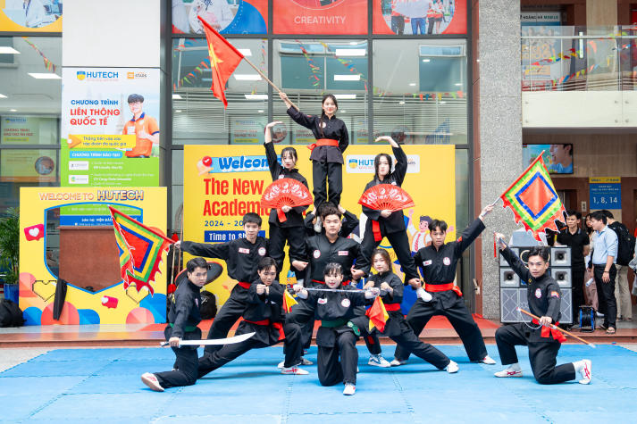 HUTECH-ers đón chờ tiết mục giao lưu nghệ thuật chào năm học mới 2025-2026 27