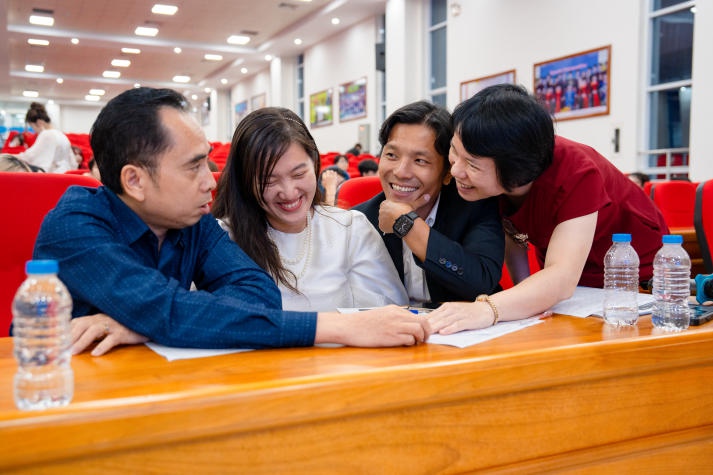 Sinh viên Quan hệ công chúng trình làng các video phóng sự và tỏa sáng tại Đêm tiệc "Dạ Huyền" 83