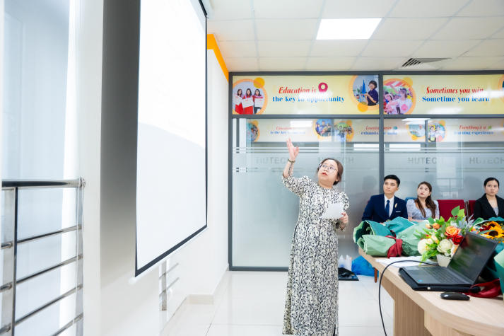Hội đồng đánh giá luận văn/đề án tốt nghiệp Thạc sĩ ngành Ngôn ngữ Anh: Ghi nhận nhiều đề tài nghiên cứu giàu tính ứng dụng 22