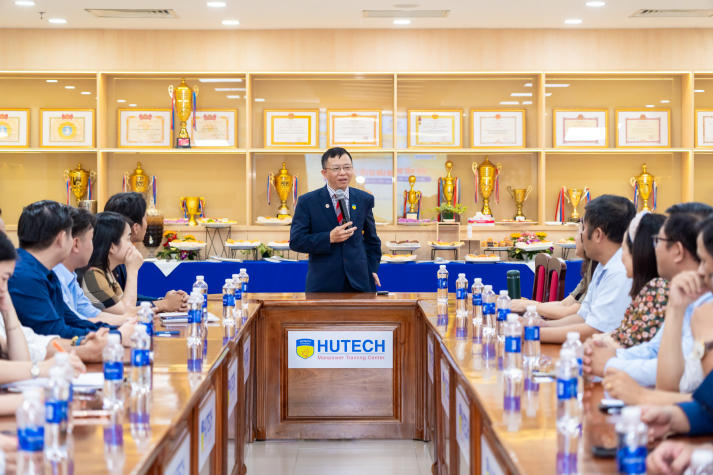 Xây dựng cộng đồng Cựu sinh viên Sau Đại học HUTECH: Kết nối tri thức, lan tỏa giá trị nhân văn 27