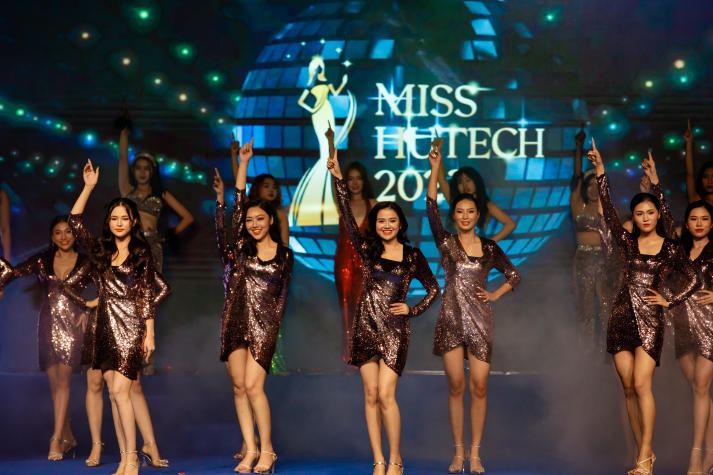 Trải nghiệm học theo kiểu “độc lạ” cùng sinh viên HUTECH tại loạt sân chơi “cực chất” 98