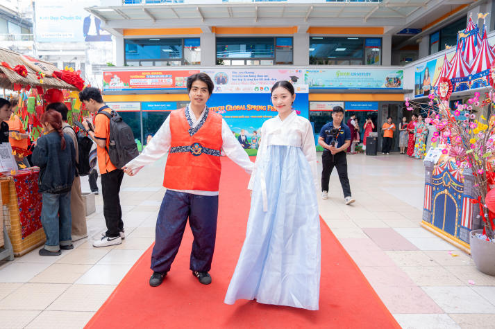 [Video] HUTECH dịp xuân 2026: Đón Tết đa quốc gia, lan tỏa lòng nhân ái 56