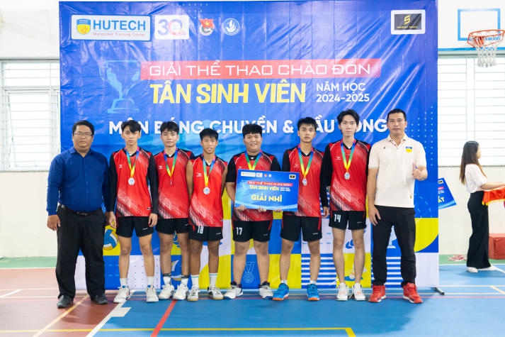 “The Young” là chủ nhân cúp vô địch Bóng chuyền nam Giải thể thao chào đón tân sinh viên năm học 2024-2025 42