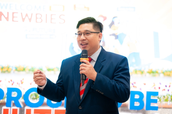 [Video] HUTECH tiếp lửa nhiệt huyết cho các tân binh từ buổi Sinh hoạt đầu khoá 90