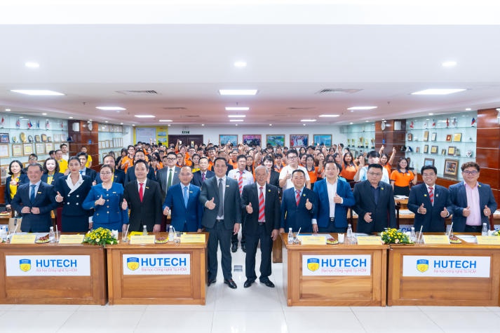 HUTECH ký kết MOU cùng Ngân hàng Thương mại Cổ phần Nam Á 18