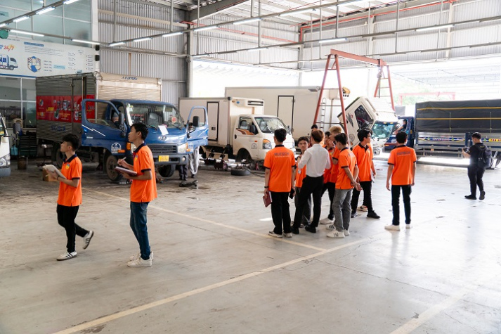 Từ giảng đường đến xưởng ô tô: Sinh viên VKIT chạm môi trường thực tế từ năm nhất 34