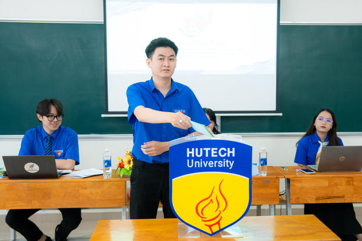 Đoàn Khoa Tài chính - Thương mại vững bước nhiệm kỳ mới với tinh thần “Đoàn kết - Tiên phong - Khát vọng - Hoài bão” 96