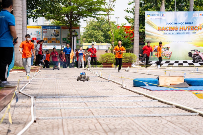 [Video] Hơn 100 đội thi tranh tài tại "đường đua tốc độ" Racing HUTECH lần VII 116