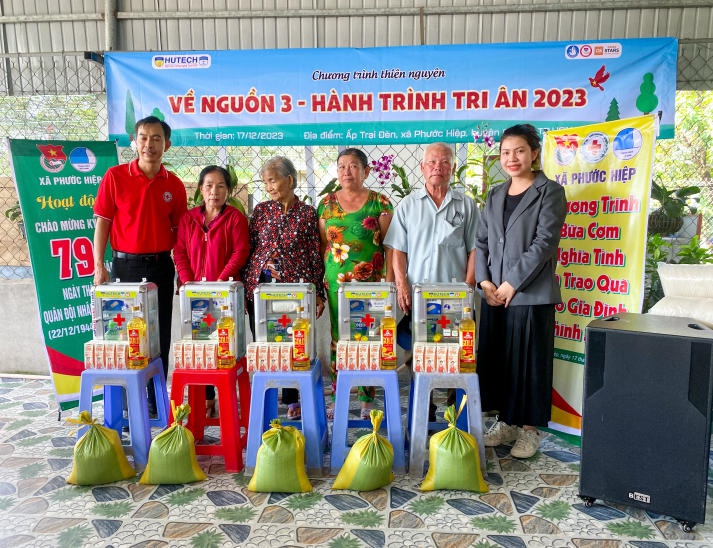 Sinh viên Khoa Dược HUTECH thực hiện chuyến hành trình tri ân 2023 tại Củ Chi 61