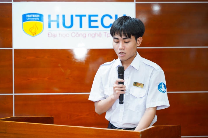 ​Khoa Dược HUTECH tổng kết và phát động phong trào sinh viên năm học 2023-2024 với nhiều kỳ vọng bứt phá 57