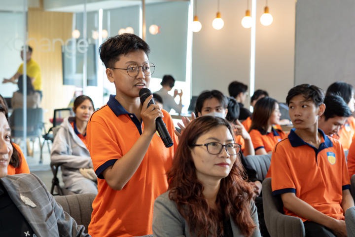Sinh viên Khoa Tiếng Anh HUTECH tham quan Công ty TNHH Bảo hiểm nhân thọ AIA Việt Nam 55