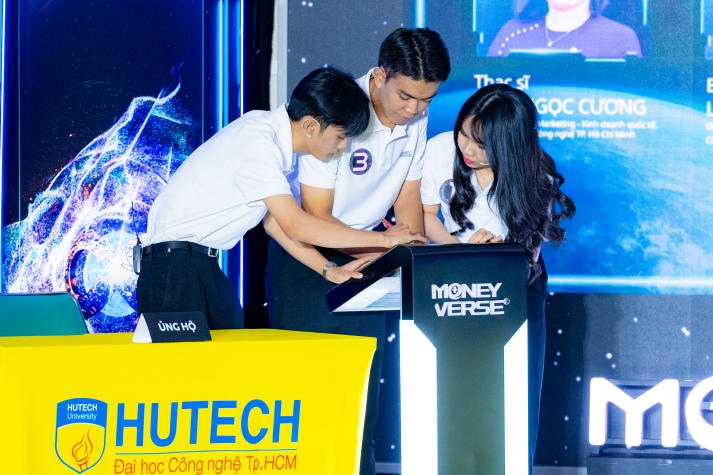 HUTECH students gain financial mastery at 2024 Moneyverse 30