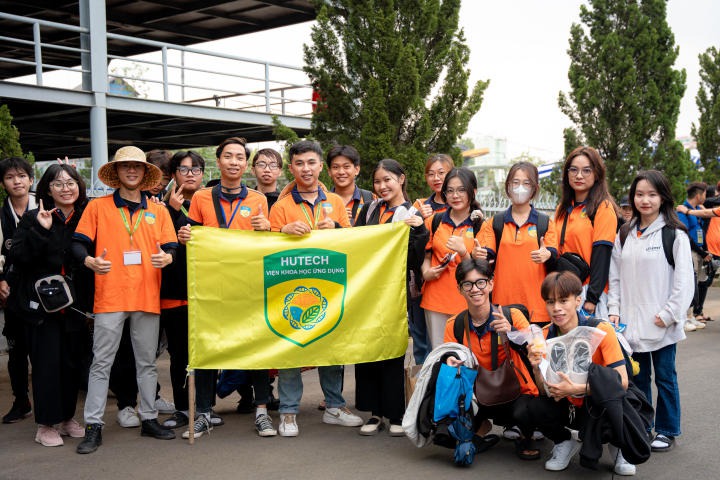 Hội trại AMAZING HUTECH 2023 chính thức khai mạc, sinh viên bật mood “chơi hết sức, quẩy hết mình” 126