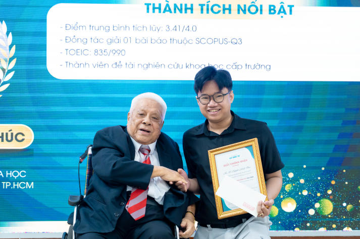 Học bổng Cao Minh Thì 2025 vinh danh 24 cá nhân tiêu biểu trong học tập và nghiên cứu 333