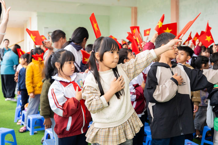 Chương trình thiện nguyện "Trăng sáng LangBiang" mang Trung thu ấm áp đến trẻ em vùng cao 63