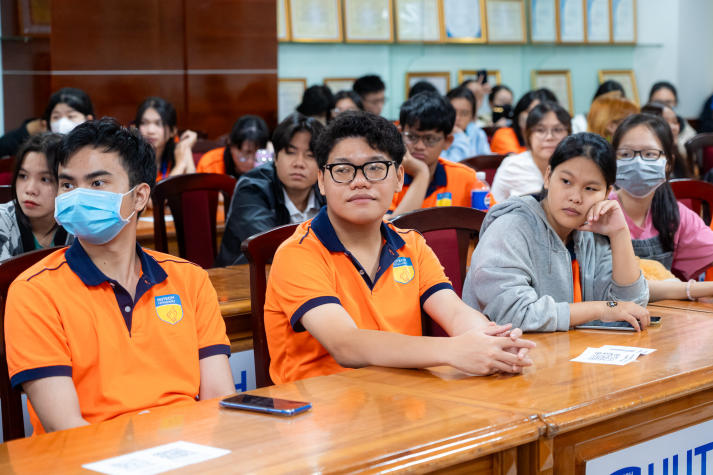 Sinh viên HUTECH học cách thấu hiểu, yêu thương bản thân tại chương trình HUTECH Beside You 71