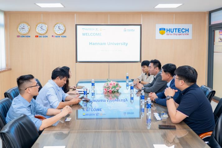 [HUTECH 31 năm] Lời khen từ doanh nghiệp - thước đo cho chất lượng nguồn nhân lực trẻ 96