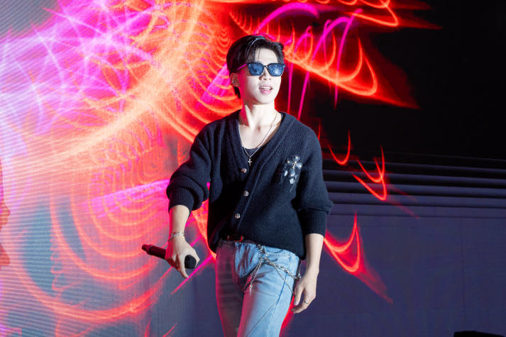 Sinh viên HUTECH thắp sáng niềm tự hào Việt qua chuỗi đồ án nghệ thuật hoành tráng 37