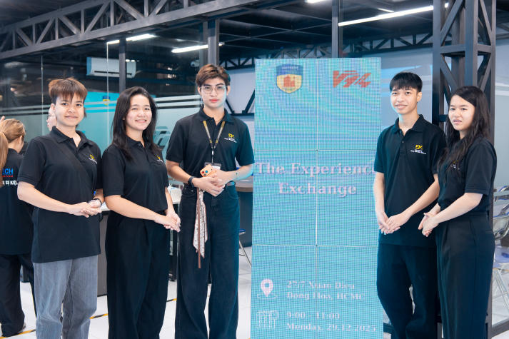 Sinh viên Quản trị sự kiện “đột nhập” hậu trường sản xuất tại Công ty TNHH TM&DV V-94 8