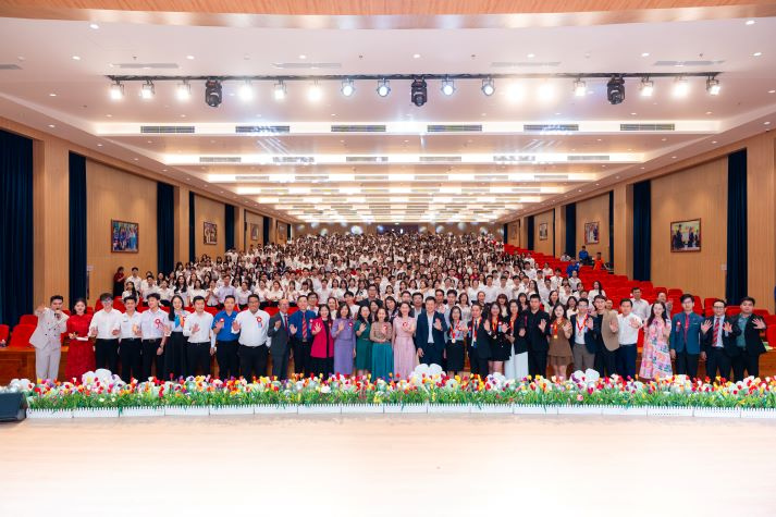 Khoa Quản trị kinh doanh HUTECH: Bứt phá đào tạo và phong trào sinh viên năm học mới 8