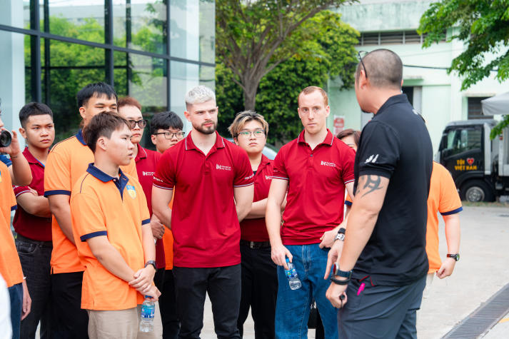 [Video] Sinh viên Công nghệ kỹ thuật ô tô khám phá công nghệ hiện đại tại Showroom Audi Tân Bình 30