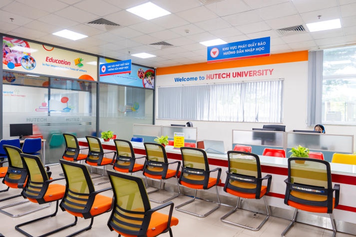 HUTECH sẵn sàng đón thí sinh trúng tuyển đến nhập học 97