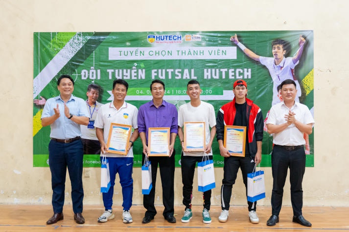 [Video] Sinh viên HUTECH quyết tâm tỏa sáng trước “tuyển trạch viên” để ghi danh vào đội tuyển Futsal HUTECH 363