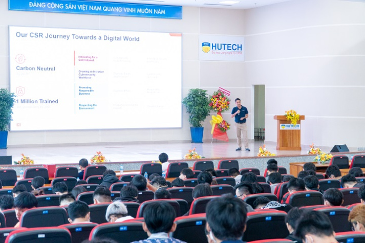 Đón chờ vòng Chung kết Cuộc thi Olympic Trí tuệ nhân tạo TP.HCM 2025 - OAI HCMC 2025 tại HUTECH 30