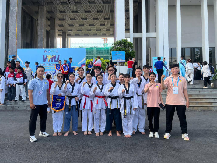 Đội tuyển Taekwondo HUTECH xuất sắc giành 7 huy chương tại Cup Taekwondo 14