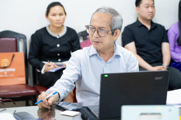 Giải quyết "bài toán" pháp lý từ thực tiễn kinh tế - xã hội tại buổi bảo vệ luận văn/đề án Thạc sĩ Luật kinh tế 46