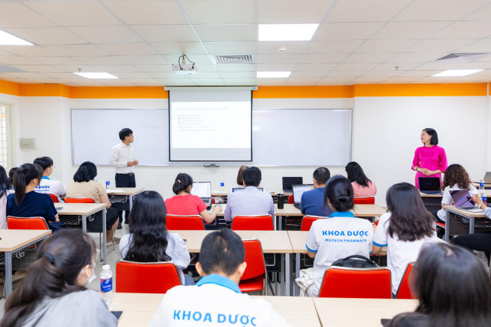 [Hướng nghiệp 2026] Dược học - Lựa chọn đón đầu xu hướng chăm sóc sức khỏe hiện đại 52