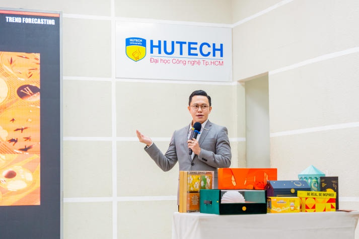 Chuyên gia “bật mí” bí quyết thiết kế bao bì ấn tượng đến sinh viên HUTECH 60