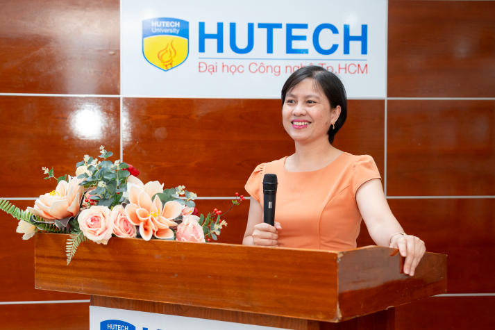 Khoa Quản trị Du lịch - Nhà hàng - Khách sạn khởi động công trình nuôi heo đất “Chạm yêu thương”, lan tỏa tinh thần sẻ chia 10