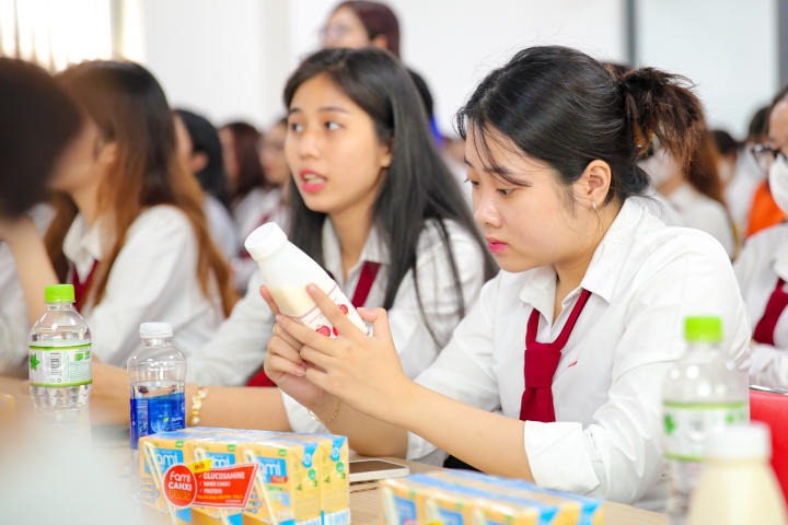 Sinh viên Quản trị Nhà hàng và Nghệ thuật ẩm thực tìm hiểu thực phẩm và đồ uống từ đậu nành 20