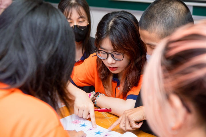 Sinh viên Khoa Khoa học Xã hội và Quan hệ Công chúng thể hiện tài năng qua cuộc thi học thuật “GenZ thông thái” 44