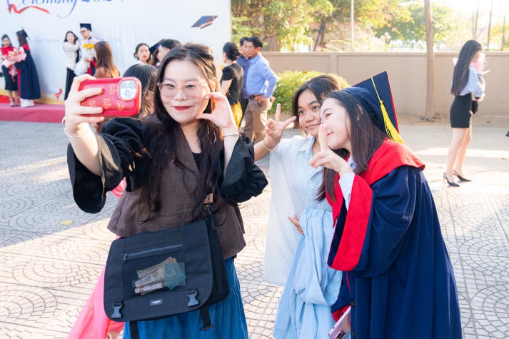 Hoa khôi Sinh viên Thế giới 2019 Nguyễn Thị Thanh Khoa dự định sẽ học tiếp thạc sĩ tại HUTECH 90