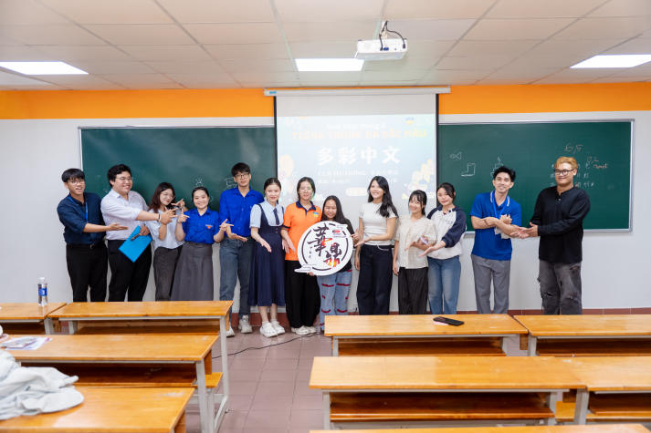 Buổi sinh hoạt CLB Huading Khoa Trung Quốc học: Sôi nổi, gắn kết, sáng tạo 96